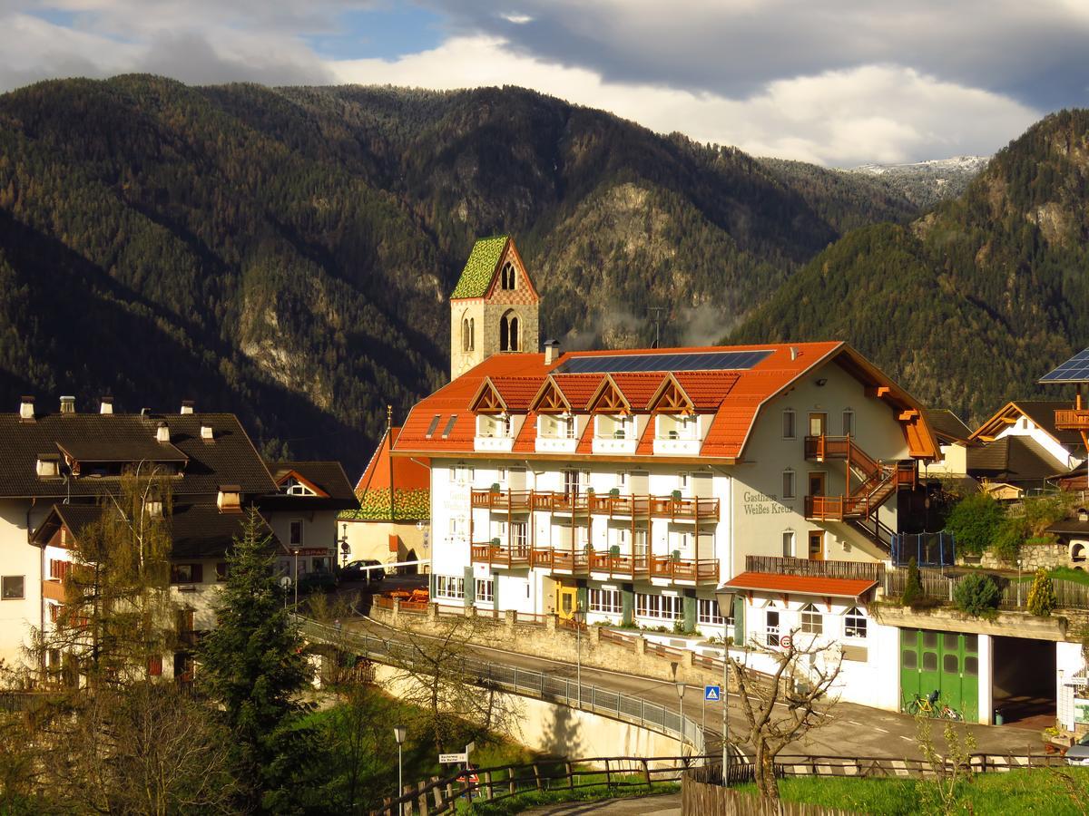 Gasthaus Zum Weissen Kreuz Lazfons Екстер'єр фото